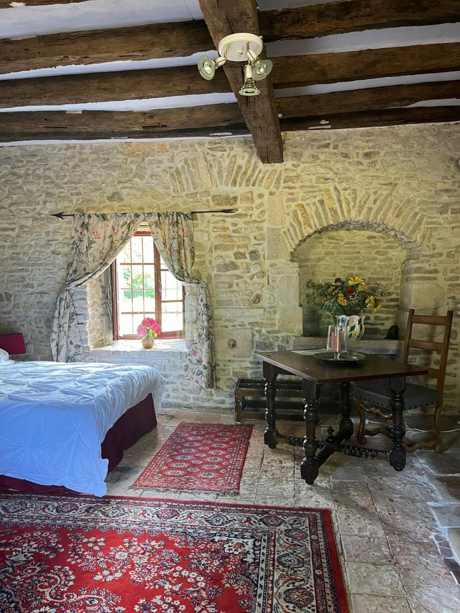Chambre Dans Tour Du 15Eme Siecle Mauvieres Εξωτερικό φωτογραφία